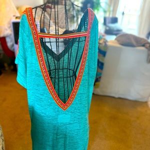 Size large swimsuit cover up with open bag & V-neck sleeve